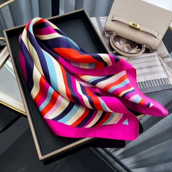 New! Vintage Look Striped Scarf – Polyester, Stylish & Lightweight! - Picture 6 of 9